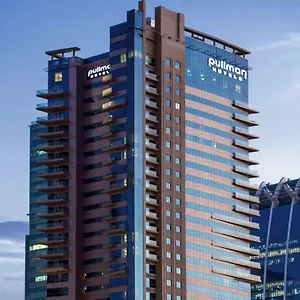 Pullman Jumeirah Lakes Towers מלון