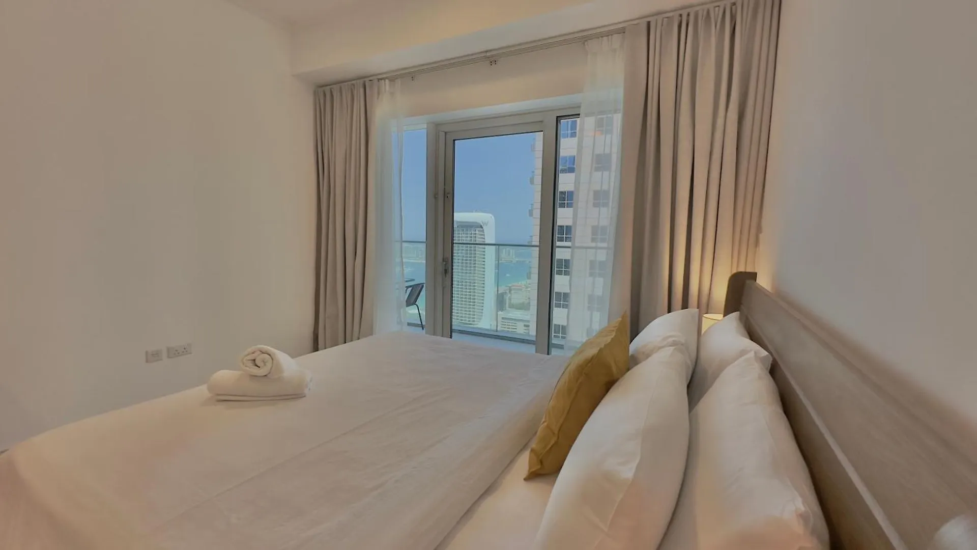 Sleek Living With Sea Views In Damac Heights Marina By Bhavan Vacation Homes Dubai 0*,  United Arab Emirates